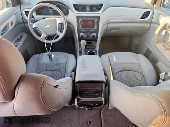 2015 Chevrolet Traverse LT with VIN 1GNKRGKD1FJ311972, listed as a Copart auction lot 82023105 with 142,550 mi miles and Clean title. Bid and sale history available at DreamBid. Image 8.