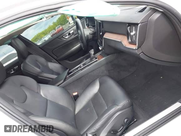 2021 Volvo S60 Momentum с VIN 7JR102TZ4MG117993, выставлен на аукционе IAAI как лот 42340226 с пробегом 32 694 миль миль и . История ставок и продаж доступна на DreamBid. Изображение 5.