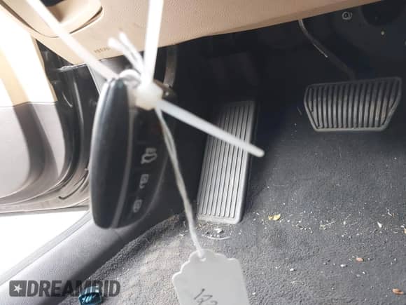 2016 Hyundai Genesis 3.8L с VIN KMHGN4JE4GU140861, выставлен на аукционе IAAI как лот 42954693 с пробегом 125 978 миль миль и . История ставок и продаж доступна на DreamBid. Изображение 11.