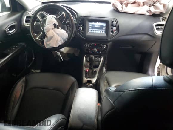 2019 Jeep Compass Latitude с VIN 3C4NJDBB9KT597566, выставлен на аукционе Copart как лот 71518005 с пробегом 70 562 миль миль и Списание • Salvage title. История ставок и продаж доступна на DreamBid. Изображение 8.