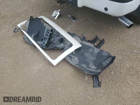 2014 Ford F-150 XLT с VIN 1FTFW1E6XEFB20923, выставлен на аукционе Copart как лот 67346275 с пробегом 238 648 миль миль и Списание • Salvage title. История ставок и продаж доступна на DreamBid. Изображение 12.