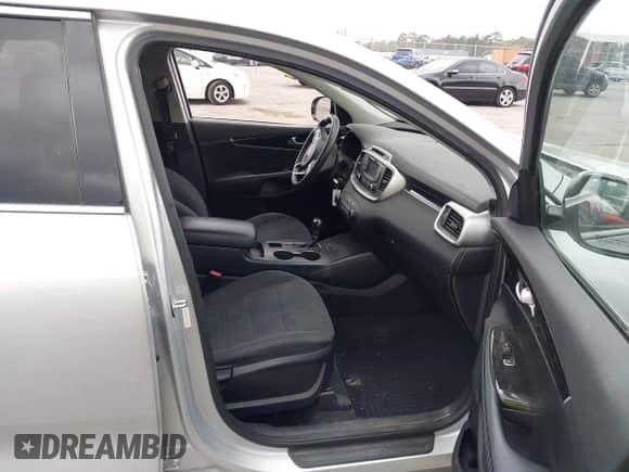 2018 Kia Sorento L with VIN 5XYPG4A35JG432248, listed as a IAAI auction lot 41534103 with 126,322 mi miles and . Bid and sale history available at DreamBid. Image 5.