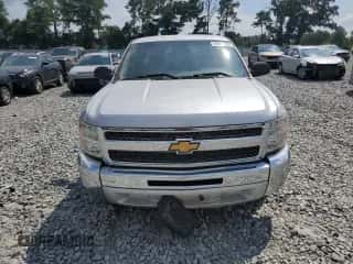 2013 Chevrolet Silverado 1500 Work Truck z VIN 1GCRCPEA2DZ399603, wystawiony jako Copart lot #69561575 z przebiegiem 140 966 mil mil oraz Szkoda całkowita • Salvage title. Historia ofert i sprzedaży dostępna na DreamBid. Obrazek 5.