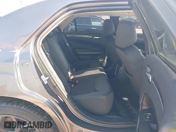 2020 Chrysler 300 Touring L с VIN 2C3CCAAGXLH158842, выставлен на аукционе IAAI как лот 42960426 с пробегом 19 761 миль миль и . История ставок и продаж доступна на DreamBid. Изображение 8.