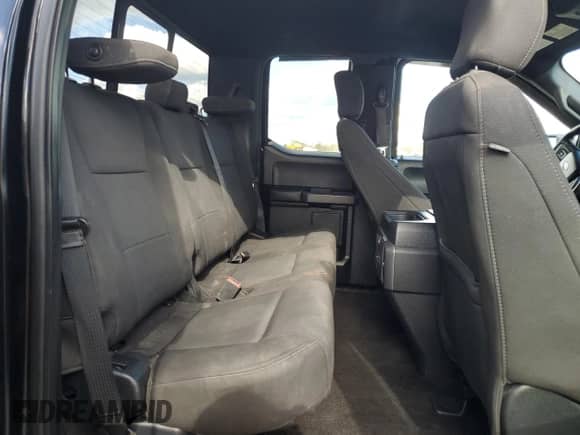 2018 Ford F-150 Lariat z VIN 1FTFX1EG0JFA80044, wystawiony jako Copart lot #87447945 z przebiegiem 114 936 mil mil oraz Czysty tytuł • Clean title. Historia ofert i sprzedaży dostępna na DreamBid. Obrazek 10.