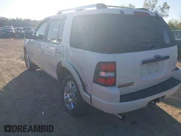 2008 Ford Explorer Limited with VIN 1FMEU758X8UA42614, listed as a IAAI auction lot 43371118 with 143,550 mi miles and . Bid and sale history available at DreamBid. Image 3.