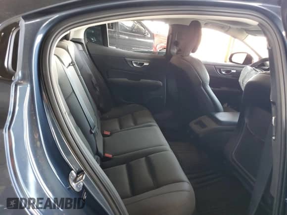 2024 Volvo S60 Plus Dark Theme z VIN 7JRL12FL8RG299301, wystawiony jako Copart lot #67400825 z przebiegiem Nie podano mil oraz Szkoda całkowita • Salvage title. Historia ofert i sprzedaży dostępna na DreamBid. Obrazek 10.