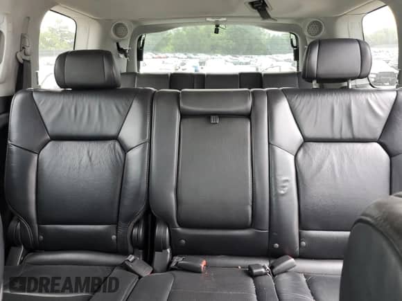 2011 Honda Pilot EX-L z VIN 5FNYF3H69BB036401, wystawiony jako Copart lot #67363305 z przebiegiem 226 049 mil mil oraz Czysty tytuł • Clean title. Historia ofert i sprzedaży dostępna na DreamBid. Obrazek 10.