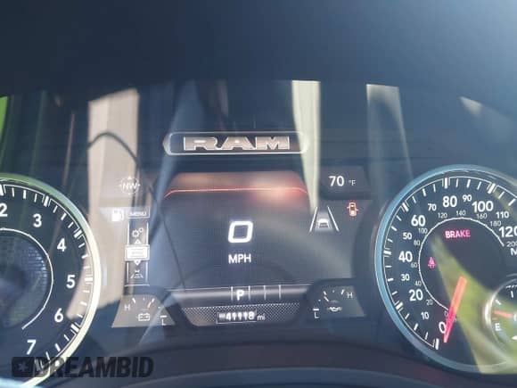 2025 Ram 1500 Big Horn z VIN 1C6SRFFP5SN561989, wystawiony jako IAAI lot #43563894 z przebiegiem 41 118 mil mil oraz . Historia ofert i sprzedaży dostępna na DreamBid. Obrazek 15.