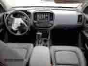 2021 Chevrolet Colorado 4WD Work Truck z VIN 1GCHTBEA7M1206343, wystawiony jako Copart lot #82903544 z przebiegiem 17 331 mil mil oraz Szkoda całkowita • Salvage title. Historia ofert i sprzedaży dostępna na DreamBid. Obrazek 8.