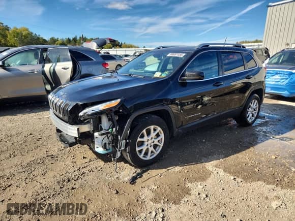 2016 Jeep Cherokee Latitude с VIN 1C4PJMCS4GW122464, выставлен на аукционе Copart как лот 89687455 с пробегом 121 404 миль миль и Чистый • Clean title. История ставок и продаж доступна на DreamBid. Изображение 1.