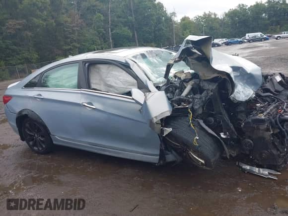 2013 Hyundai Sonata Limited с VIN 5NPEC4AC2DH591812, выставлен на аукционе IAAI как лот 43297644 с пробегом Не указан миль и . История ставок и продаж доступна на DreamBid. Изображение 13.