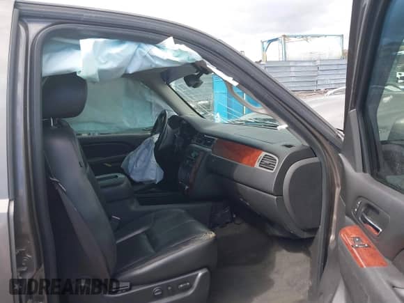 2013 Chevrolet Tahoe LT с VIN 1GNSKBE05DR336873, выставлен на аукционе IAAI как лот 40326194 с пробегом 175 058 миль миль и . История ставок и продаж доступна на DreamBid. Изображение 5.