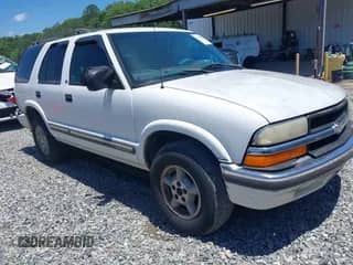 2000 Chevrolet Blazer LT with VIN 1GNDT13W9Y2218539, listed as a IAAI auction lot 42311054 with 327,214 mi miles and . Bid and sale history available at DreamBid. Image 1.