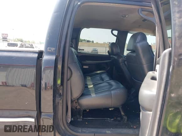 2002 Chevrolet Silverado 1500HD LT с VIN 1GCGK13U32F107847, выставлен на аукционе IAAI как лот 42755910 с пробегом 292 188 миль миль и . История ставок и продаж доступна на DreamBid. Изображение 8.