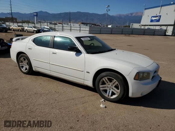 2006 Dodge Charger z VIN 2B3KA43G46H324046, wystawiony jako Copart lot #75922634 z przebiegiem 192 337 mil mil oraz Czysty tytuł • Clean title. Historia ofert i sprzedaży dostępna na DreamBid. Obrazek 4.