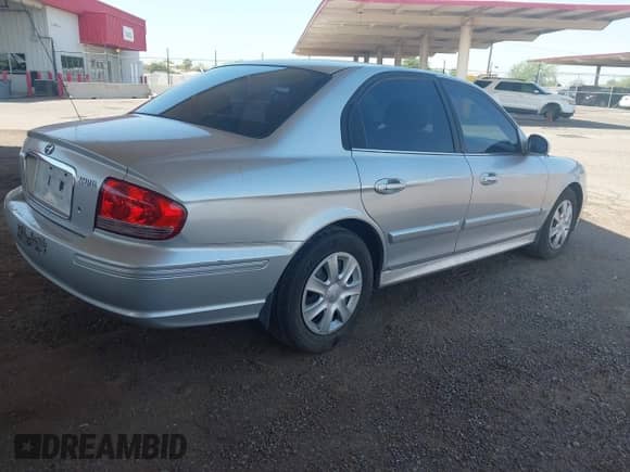 2004 Hyundai Sonata с VIN KMHWF25SX4A055372, выставлен на аукционе IAAI как лот 42999784 с пробегом 113 891 миль миль и . История ставок и продаж доступна на DreamBid. Изображение 4.