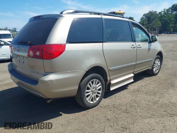 2010 Toyota Sienna XLE с VIN 5TDYK4CC3AS332779, выставлен на аукционе IAAI как лот 42939681 с пробегом 106 477 миль миль и . История ставок и продаж доступна на DreamBid. Изображение 4.