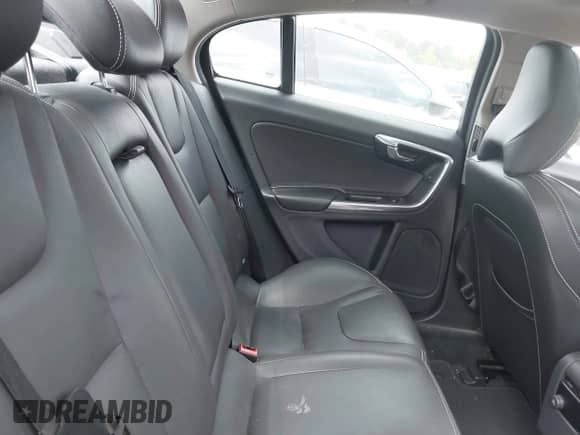 2017 Volvo S60 Dynamic с VIN YV126MFL8H2425928, выставлен на аукционе IAAI как лот 41994829 с пробегом 74 040 миль миль и . История ставок и продаж доступна на DreamBid. Изображение 8.