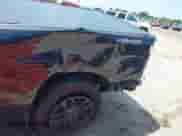 2022 Chevrolet Silverado 1500 RST z VIN 1GCUDEET6NZ610302, wystawiony jako IAAI lot #42176569 z przebiegiem 113 137 mil mil oraz . Historia ofert i sprzedaży dostępna na DreamBid. Obrazek 18.
