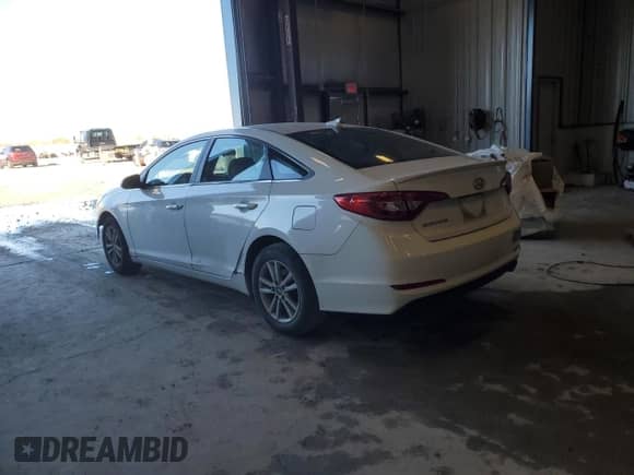 2015 Hyundai Sonata SE с VIN 5NPE24AFXFH148887, выставлен на аукционе Copart как лот 82730245 с пробегом 173 817 миль миль и Чистый • Clean title. История ставок и продаж доступна на DreamBid. Изображение 2.