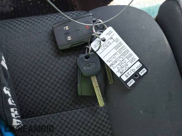 2018 Chevrolet Silverado 1500 LT с VIN 1GCRCREH0JZ191109, выставлен на аукционе IAAI как лот 42698579 с пробегом 195 547 миль миль и . История ставок и продаж доступна на DreamBid. Изображение 11.