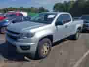 2017 Chevrolet Colorado 4WD WT z VIN 1GCHTBEN0H1246840, wystawiony jako IAAI lot #43284060 z przebiegiem 99 919 mil mil oraz . Historia ofert i sprzedaży dostępna na DreamBid. Obrazek 2.