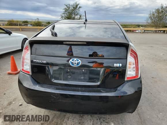 2013 Toyota Prius One z VIN JTDKN3DU6D0352384, wystawiony jako Copart lot #89863235 z przebiegiem 185 599 mil mil oraz Czysty tytuł • Clean title. Historia ofert i sprzedaży dostępna na DreamBid. Obrazek 6.