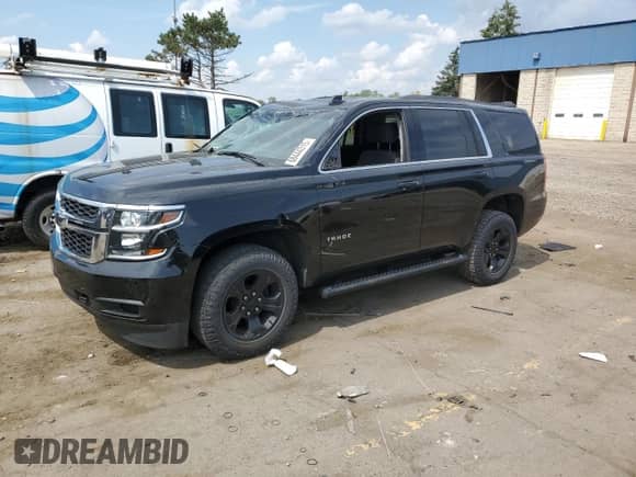 2020 Chevrolet Tahoe LS z VIN 1GNSKAKC5LR126149, wystawiony jako Copart lot #68444315 z przebiegiem 53 625 mil mil oraz Czysty tytuł • Clean title. Historia ofert i sprzedaży dostępna na DreamBid. Obrazek 1.