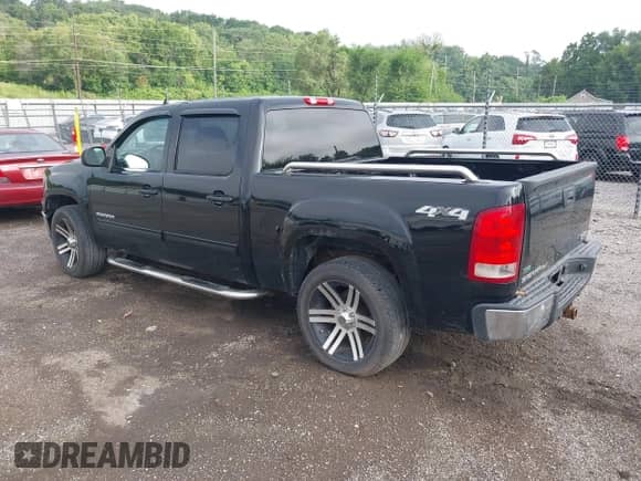 2010 GMC Sierra 1500 SLT with VIN 3GTRKWE21AG254943, listed as a IAAI auction lot 42966135 with 30,690 mi miles and . Bid and sale history available at DreamBid. Image 3.