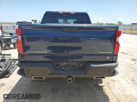 2021 Chevrolet Silverado 1500 Custom Trail Boss z VIN 1GCPYCEF8MZ392474, wystawiony jako Copart lot #61820765 z przebiegiem 83 902 mil mil oraz Szkoda całkowita • Salvage title. Historia ofert i sprzedaży dostępna na DreamBid. Obrazek 6.