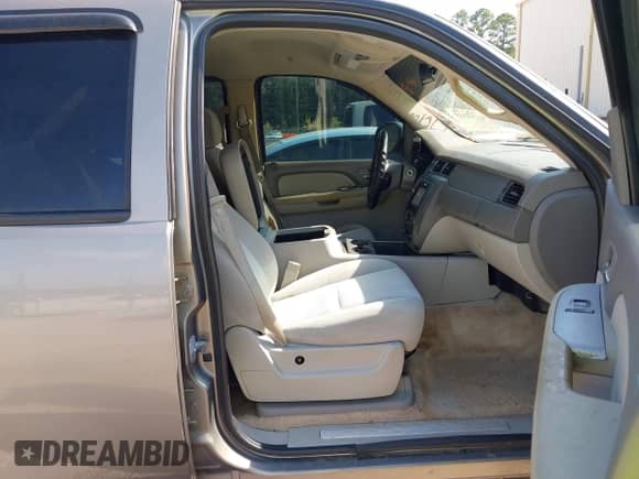 2007 Chevrolet Tahoe LT with VIN 1GNFC13J07R143555, listed as a IAAI auction lot 43268355 with 217,654 mi miles and . Bid and sale history available at DreamBid. Image 5.