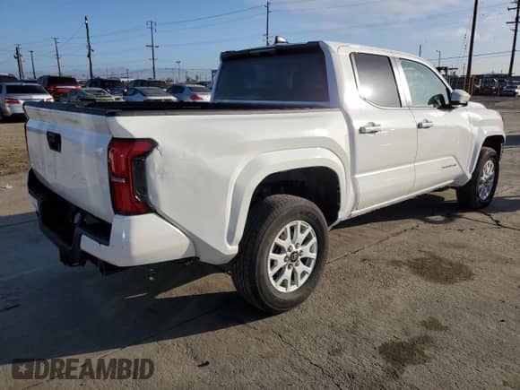 2024 Toyota Tacoma SR5 с VIN 3TYKB5FN6RT008427, выставлен на аукционе Copart как лот 89512255 с пробегом 36 967 миль миль и Чистый • Clean title. История ставок и продаж доступна на DreamBid. Изображение 3.