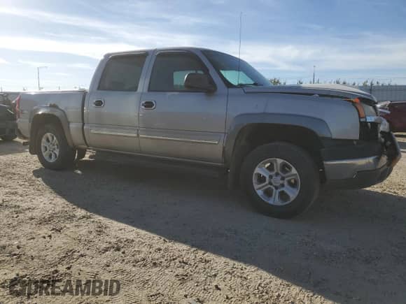 2004 Chevrolet Silverado 1500 LT с VIN 2GCEK13T041434585, выставлен на аукционе Copart как лот 81670295 с пробегом 398 825 миль миль и Списание • Salvage title. История ставок и продаж доступна на DreamBid. Изображение 4.