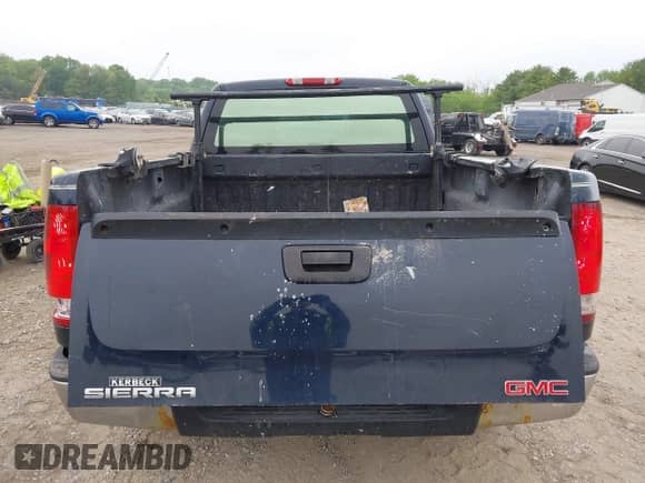 2008 GMC Sierra 1500 Work Truck z VIN 1GTEC19X98Z225124, wystawiony jako IAAI lot #42215569 z przebiegiem 158 635 mil mil oraz . Historia ofert i sprzedaży dostępna na DreamBid. Obrazek 16.