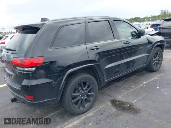 2018 Jeep Grand Cherokee Altitude с VIN 1C4RJEAG5JC125623, выставлен на аукционе IAAI как лот 42725317 с пробегом 109 018 миль миль и . История ставок и продаж доступна на DreamBid. Изображение 4.