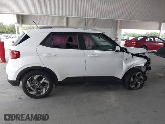 2024 Hyundai Venue SEL с VIN KMHRC8A3XRU342028, выставлен на аукционе IAAI как лот 43071880 с пробегом 10 176 миль миль и . История ставок и продаж доступна на DreamBid. Изображение 13.