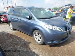 2017 Toyota Sienna LE Auto Access Seat z VIN 5TDKZ3DC8HS846566, wystawiony jako IAAI lot #42717709 z przebiegiem 87 689 mil mil oraz . Historia ofert i sprzedaży dostępna na DreamBid. Obrazek 1.