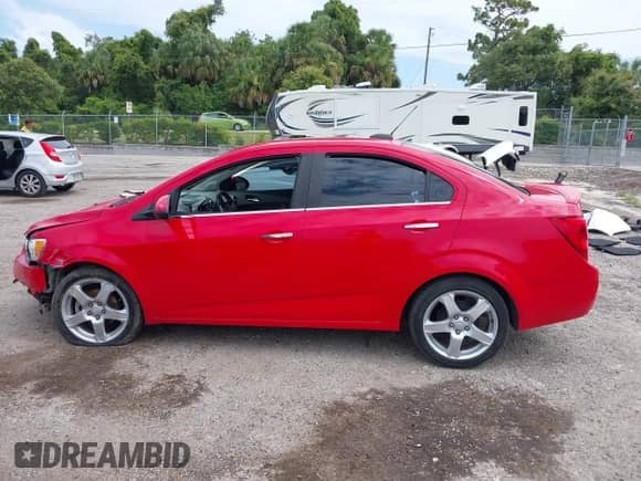 2016 Chevrolet Sonic LTZ с VIN 1G1JE5SB4G4160265, выставлен на аукционе IAAI как лот 42637328 с пробегом 69 016 миль миль и . История ставок и продаж доступна на DreamBid. Изображение 14.