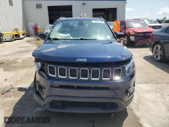 2021 Jeep Compass Latitude z VIN 3C4NJCBB8MT509295, wystawiony jako Copart lot #61802105 z przebiegiem Nie podano mil oraz Szkoda całkowita • Salvage title. Historia ofert i sprzedaży dostępna na DreamBid. Obrazek 5.