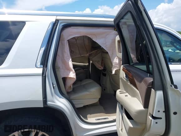 2017 Cadillac Escalade Luxury z VIN 1GYS3BKJXHR189758, wystawiony jako IAAI lot #42705034 z przebiegiem 152 879 mil mil oraz . Historia ofert i sprzedaży dostępna na DreamBid. Obrazek 8.