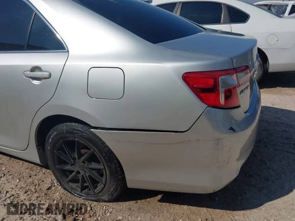 2014 Toyota Camry L с VIN 4T4BF1FK2ER440325, выставлен на аукционе IAAI как лот 43327460 с пробегом 126 798 миль миль и . История ставок и продаж доступна на DreamBid. Изображение 6.