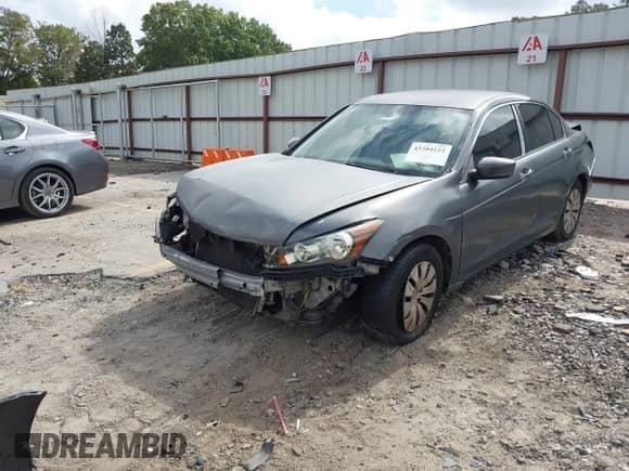 2012 Honda Accord LX z VIN 1HGCP2F33CA165028, wystawiony jako IAAI lot #43384122 z przebiegiem 221 848 mil mil oraz . Historia ofert i sprzedaży dostępna na DreamBid. Obrazek 2.