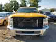 2017 Chevrolet Silverado 2500HD Work Truck z VIN 1GC1CUEG0HF179576, wystawiony jako Copart lot #67598644 z przebiegiem 185 628 mil mil oraz Czysty tytuł • Clean title. Historia ofert i sprzedaży dostępna na DreamBid. Obrazek 5.