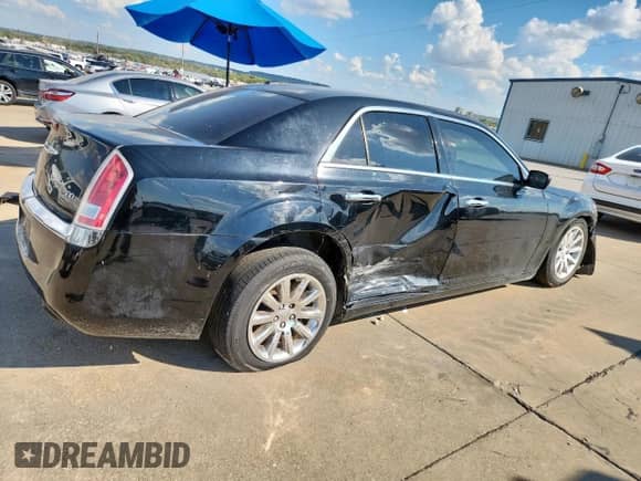 2012 Chrysler 300 Limited z VIN 2C3CCACG0CH289016, wystawiony jako Copart lot #85167745 z przebiegiem 186 046 mil mil oraz Czysty tytuł • Clean title. Historia ofert i sprzedaży dostępna na DreamBid. Obrazek 3.