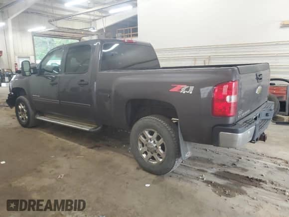 2011 Chevrolet Silverado 3500HD SRW LT with VIN 1GC4K0C81BF140233, listed as a Copart auction lot 60223335 with 280,309 mi miles and Salvage title. Bid and sale history available at DreamBid. Image 2.