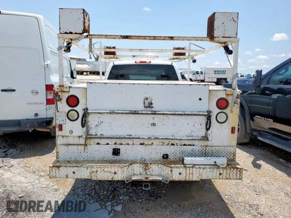 2003 Chevrolet Silverado 2500HD LS with VIN 1GCHC29UX3E196435, listed as a Copart auction lot 60492845 with Not provided miles and Salvage title. Bid and sale history available at DreamBid. Image 6.