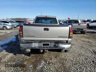2001 Chevrolet Silverado 3500 LS с VIN 1GCJK33G81F166788, выставлен на аукционе Copart как лот 43693315 с пробегом 428 170 миль миль и Списание • Salvage title. История ставок и продаж доступна на DreamBid. Изображение 6.