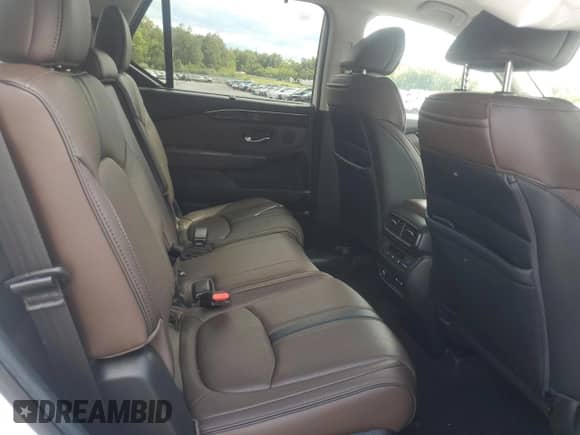 2024 Honda Pilot Elite with VIN 5FNYG1H85RB031712, listed as a Copart auction lot 70339915 with 47,356 mi miles and Salvage title. Bid and sale history available at DreamBid. Image 11.