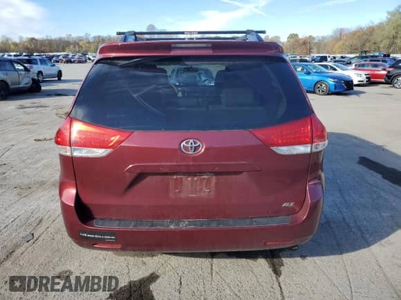 2014 Toyota Sienna XLE с VIN 5TDYK3DC8ES446162, выставлен на аукционе Copart как лот 90146875 с пробегом 203 327 миль миль и Списание • Salvage title. История ставок и продаж доступна на DreamBid. Изображение 6.